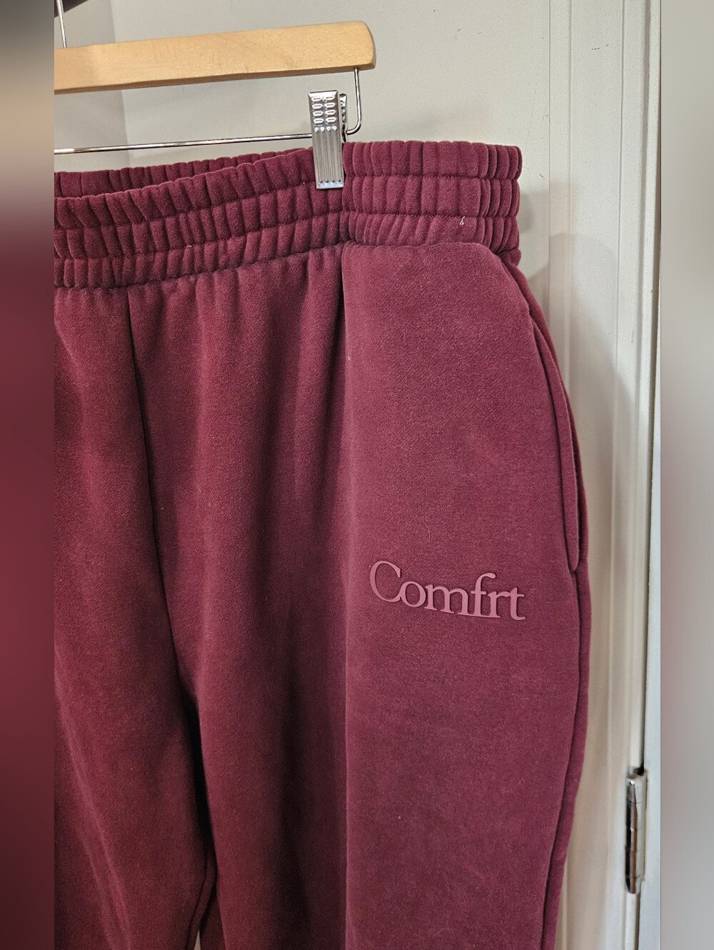 Comfrt Minimalist Jogger - Picture 2 of 4